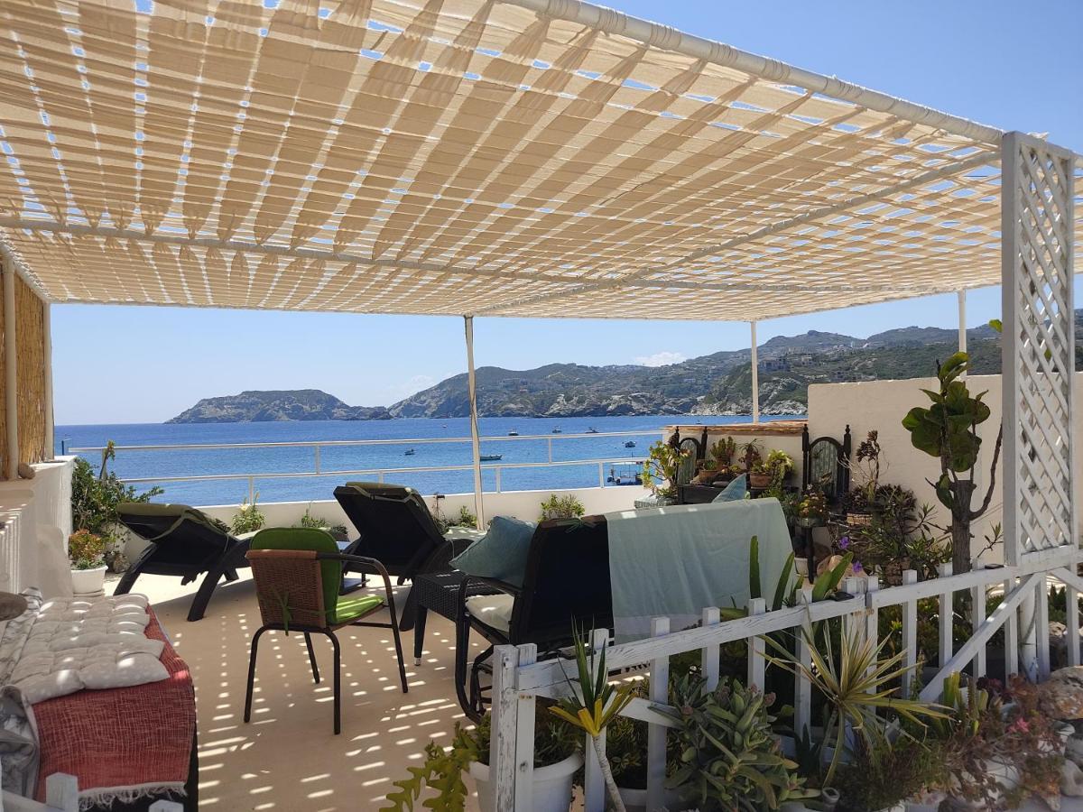 Komissa΄S Beach House Agia Pelagia Eksteriør bilde