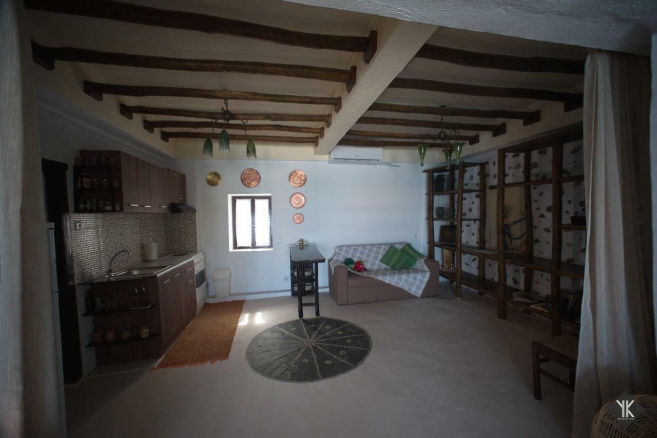Komissa΄S Beach House Agia Pelagia Eksteriør bilde