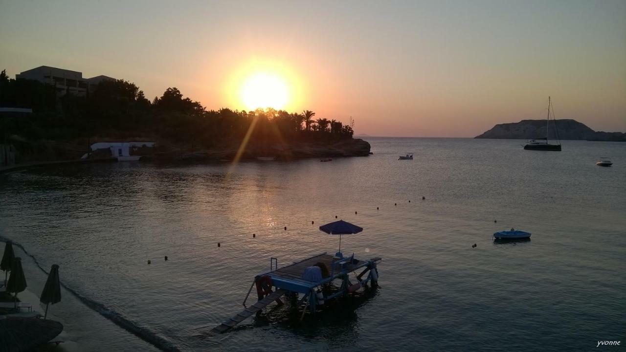 Komissa΄S Beach House Agia Pelagia Eksteriør bilde