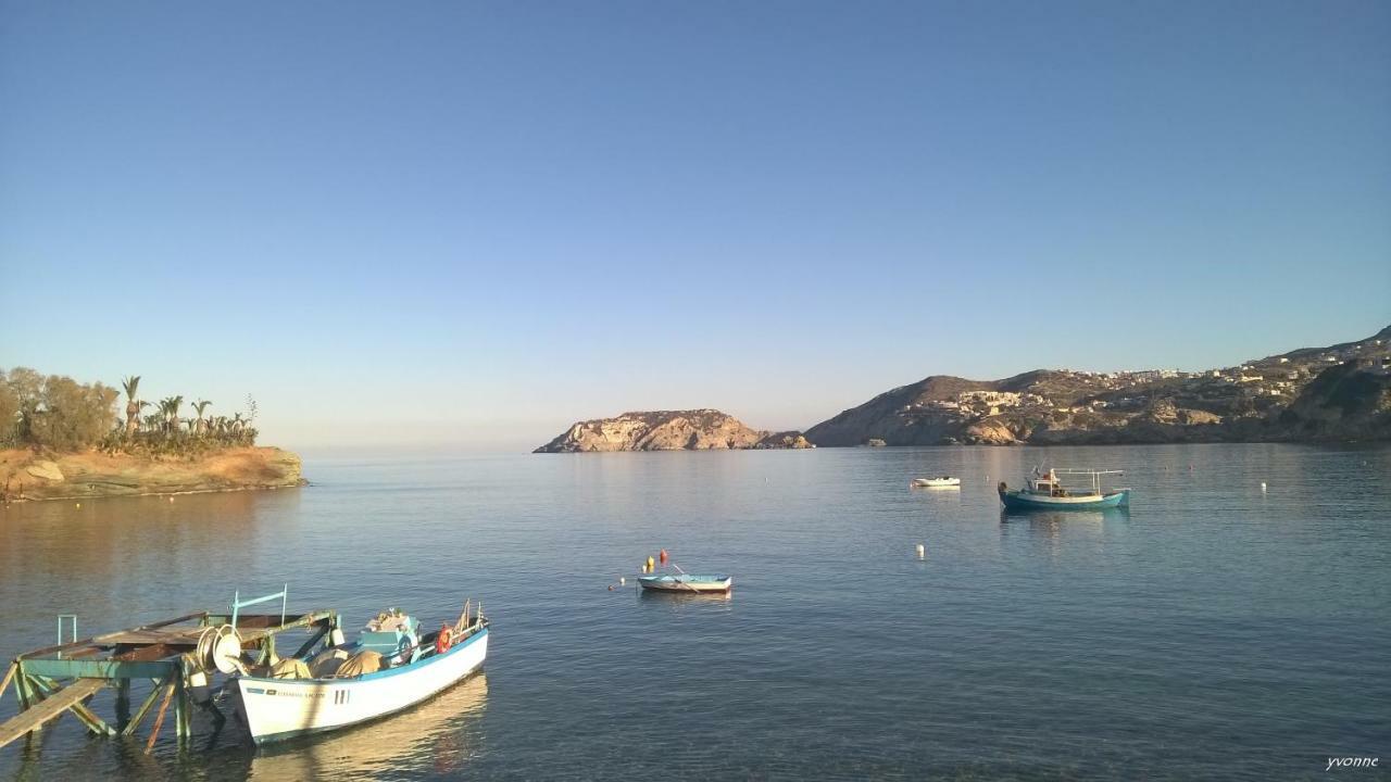 Komissa΄S Beach House Agia Pelagia Eksteriør bilde