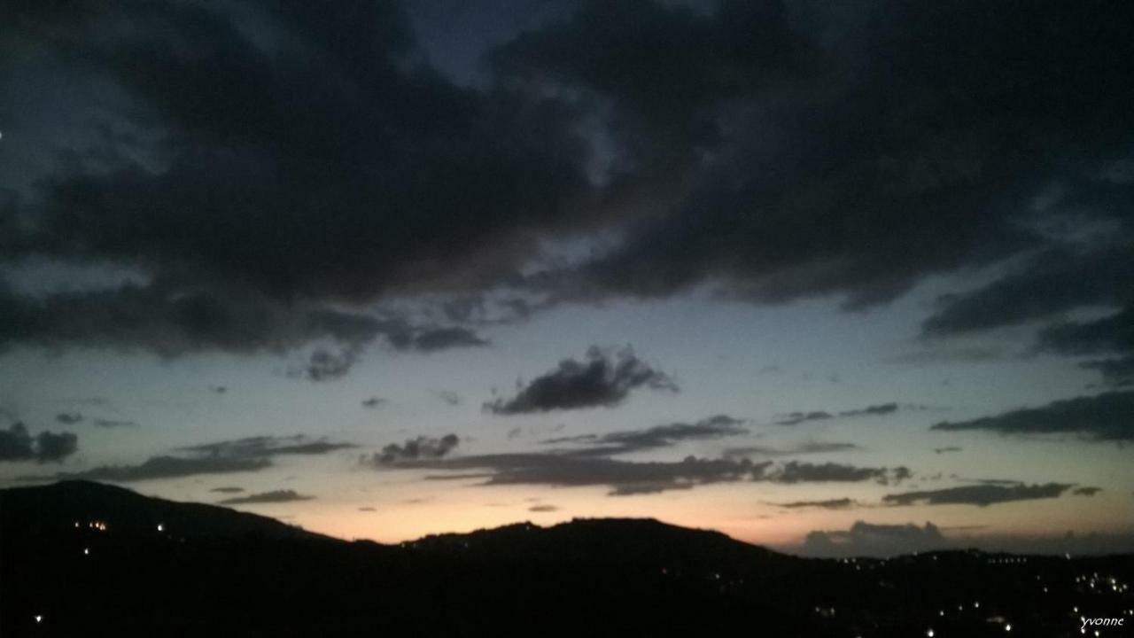 Komissa΄S Beach House Agia Pelagia Eksteriør bilde