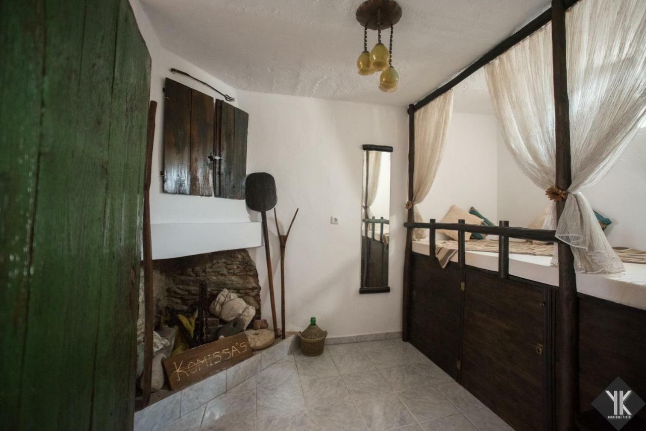 Komissa΄S Beach House Agia Pelagia Eksteriør bilde
