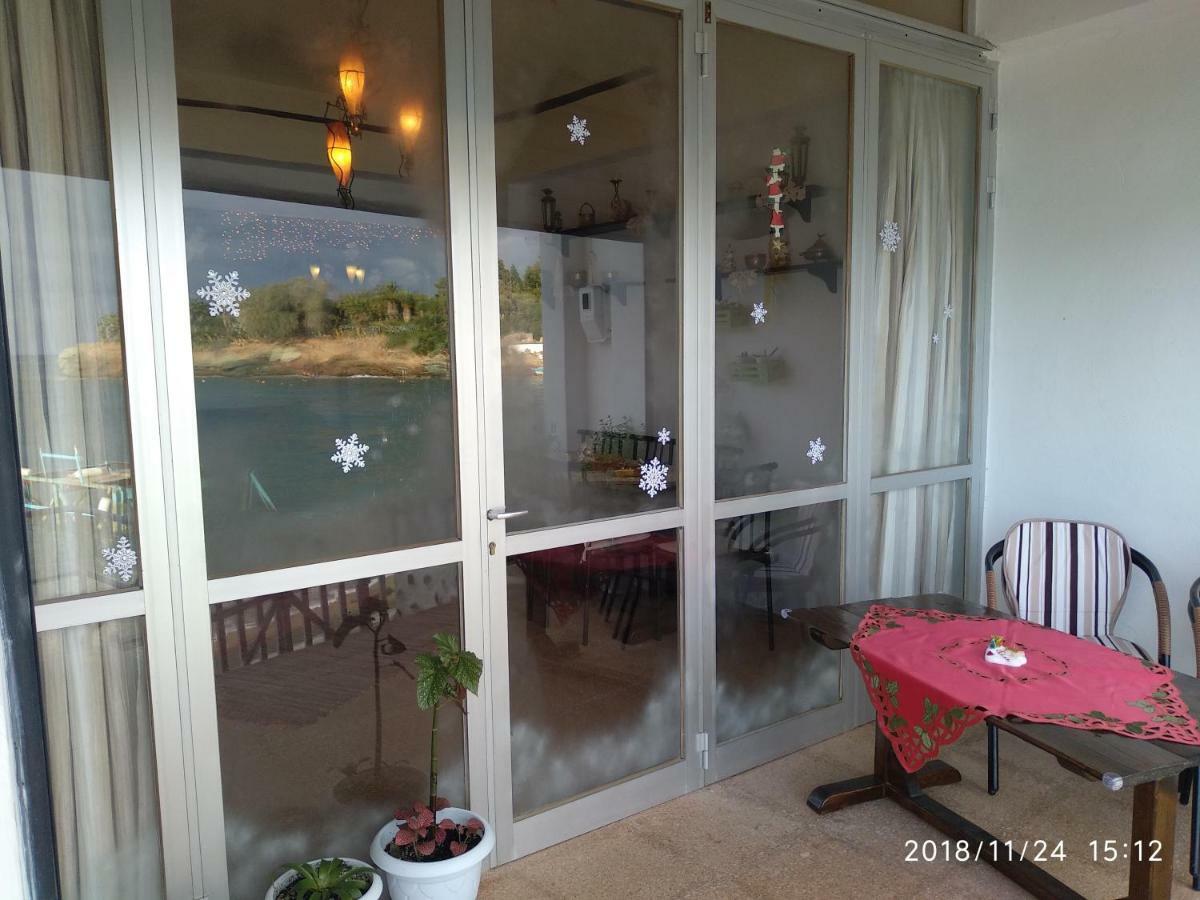 Komissa΄S Beach House Agia Pelagia Eksteriør bilde