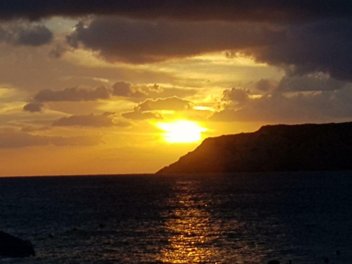Komissa΄S Beach House Agia Pelagia Eksteriør bilde